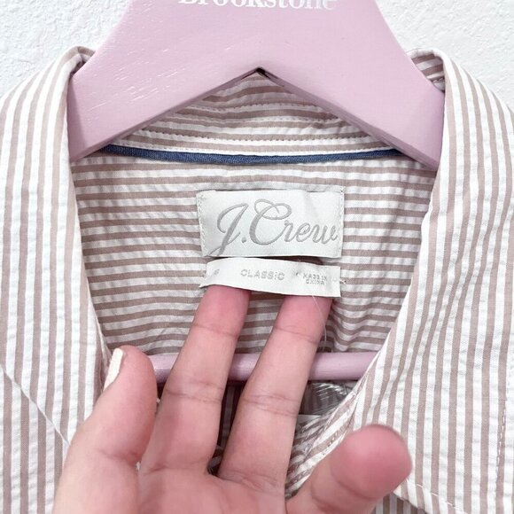 NWT J Crew Classic Fit Shirt in Seersucker Tan Taupe Long Sleeve Size 16 - Picture 4 of 9